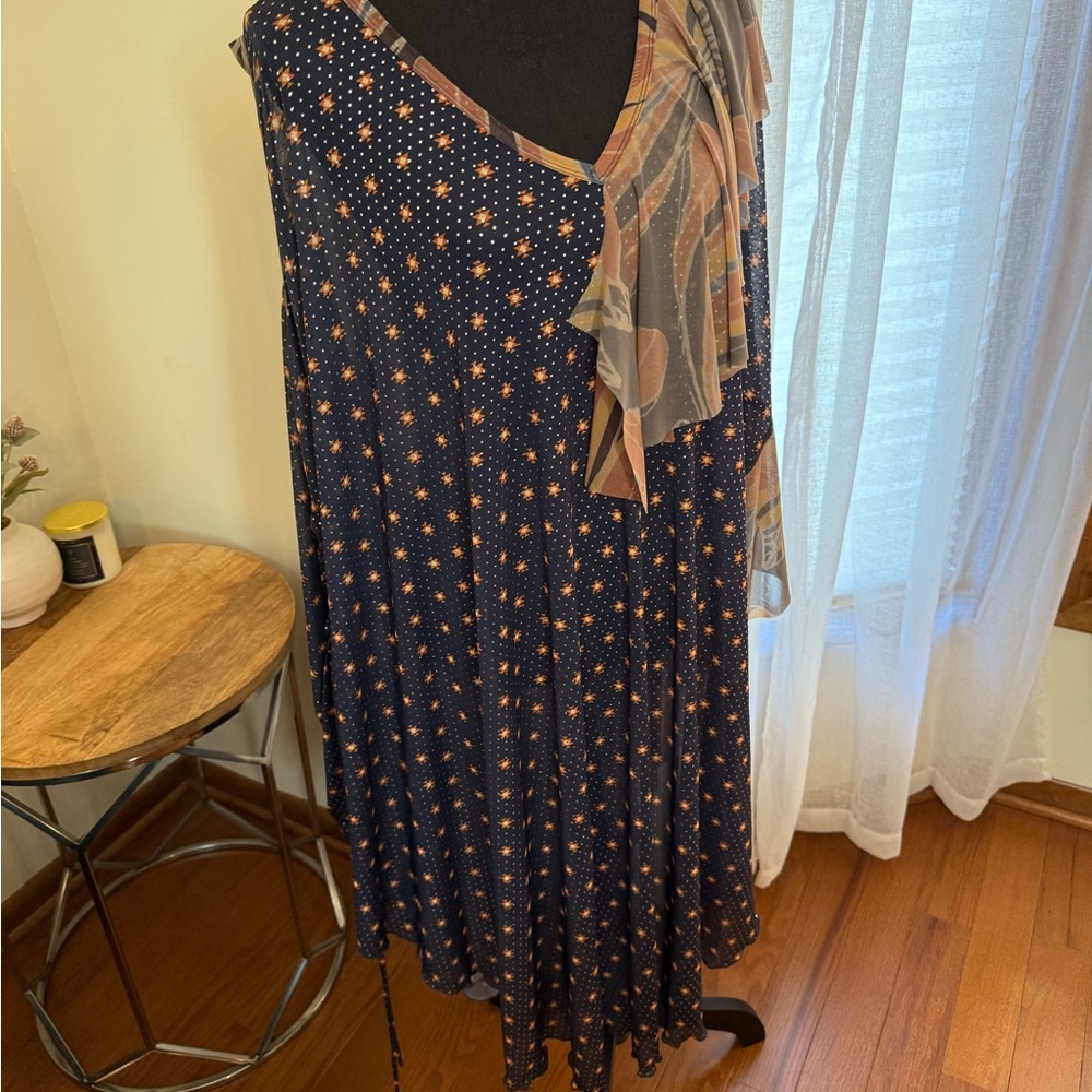 Free People oversized tunic Navy Star Pattern
